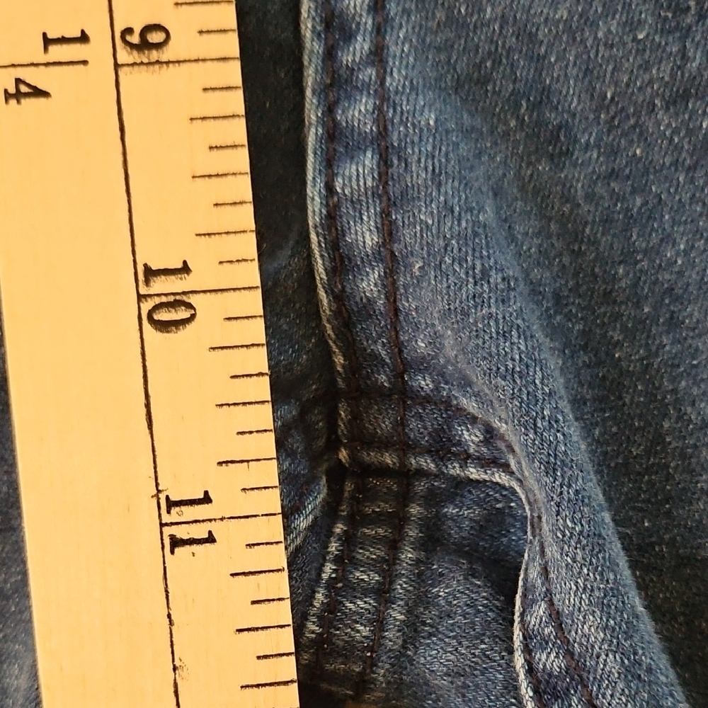 BEBE Woman's Skinny Jeans - Picture 7 of 8